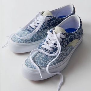 NWT Vans Blue Bandana Acer Ni lace up shoes